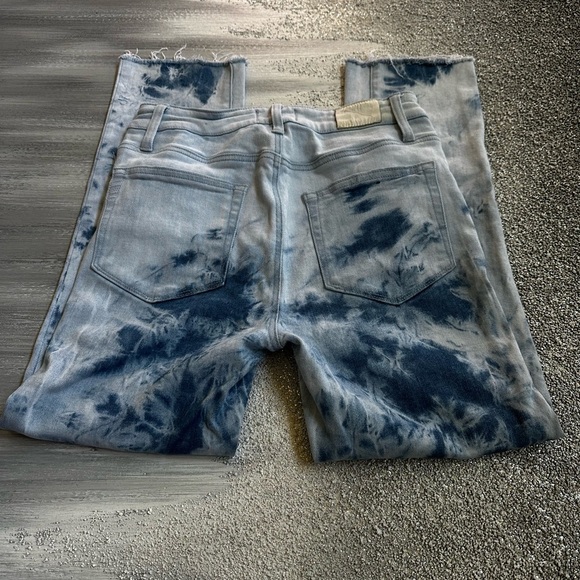 PAIGE Light Blue Denim - Picture 8 of 11